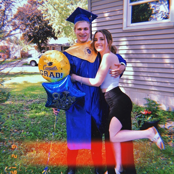 Meet your Posher, Sarah - Picture 2 of 4